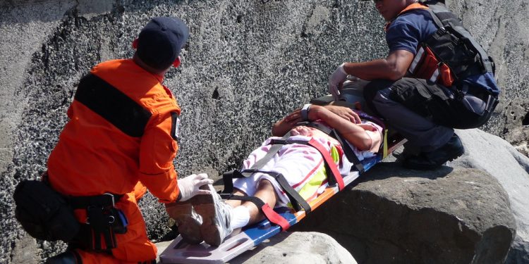 7 Dead, 14 Rescued as Dragon Boat Capsizes in Philippines