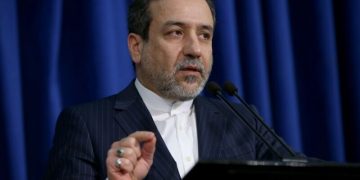 Araghchi slams US limitations on Zarif’s movements